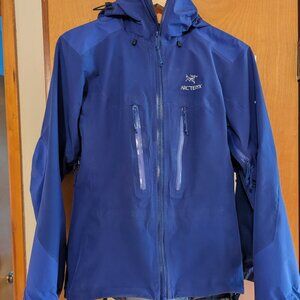 Arc'teryx Women's Alpha AR Jacket, Small Blueish Purple